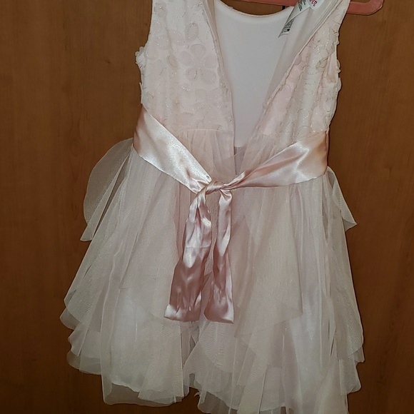 Beautiful flower girl dress - Picture 2 of 4